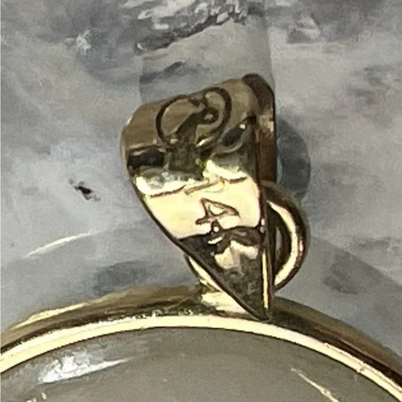 Vtg 14K Yellow Gold Jade Swan Pendant Asian Landscape Bamboo Openwork Oval 3.2g - Picture 8 of 10